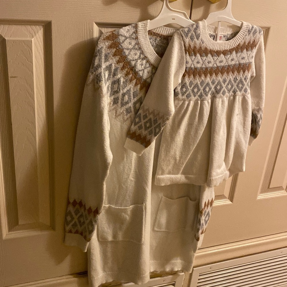 Mother daughter matching dresses